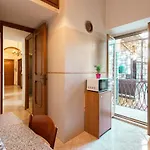 Apartamento Redseven *