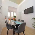 Apartment Redseven